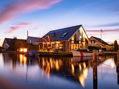 Extra verdieping op een bungalow aan het water in Kaag