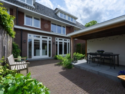 Woning in Naarden van boven tot beneden vernieuwd